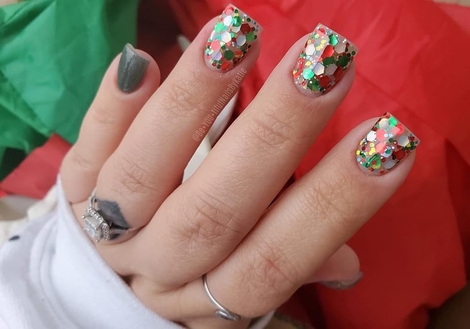 TREAT YO'ELF (R)