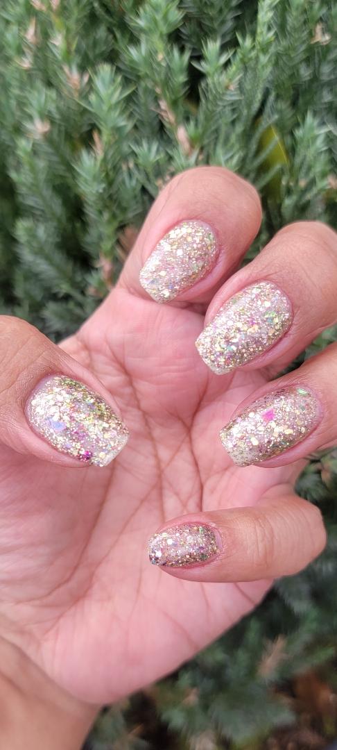 AWAY FROM REALITY – Peppi Gel - Main Image