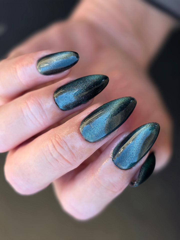 Hunted, Not Hiding (Magnetic) (Gel)