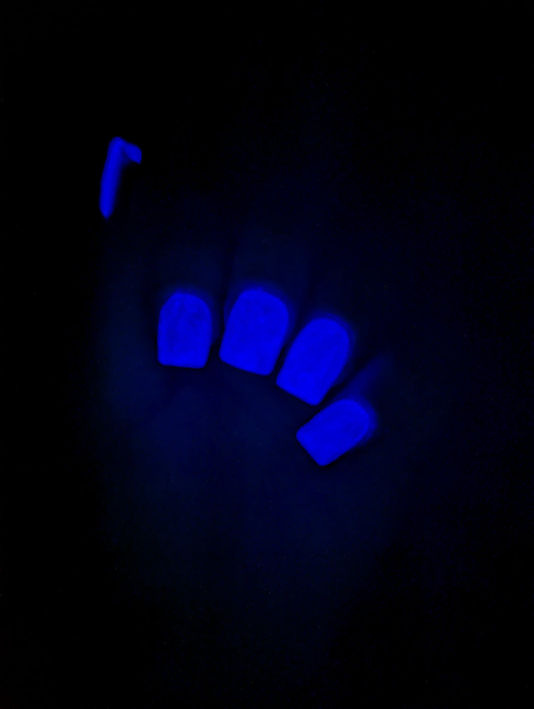 Day 8 - Icy Illusion (Glow) (Gel)