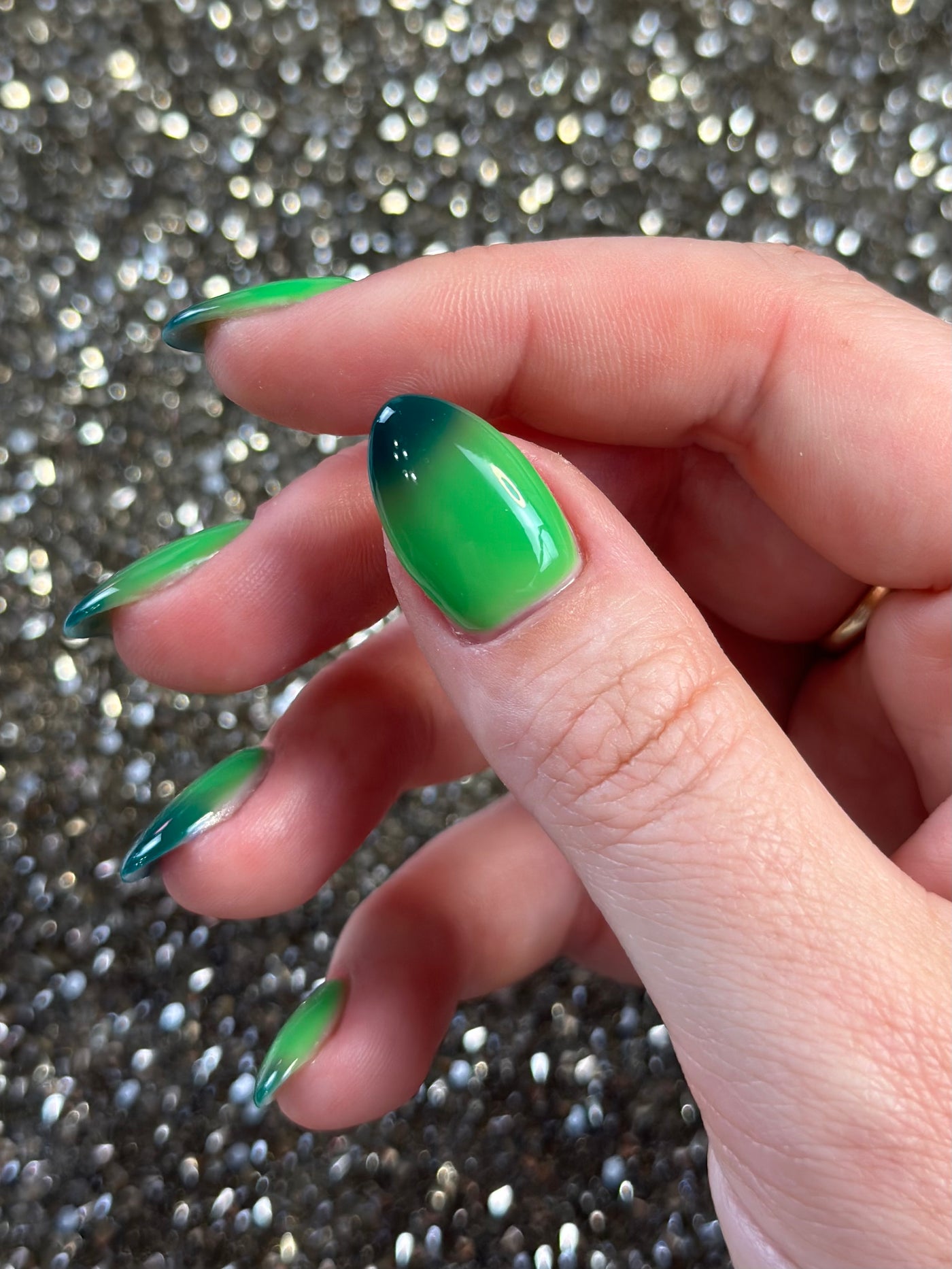 WHO AM I? (GEL)