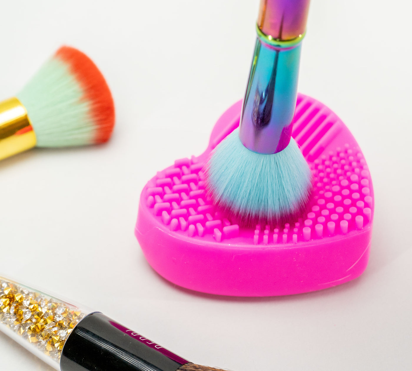BRUSH CLEANER - HEART SHAPED