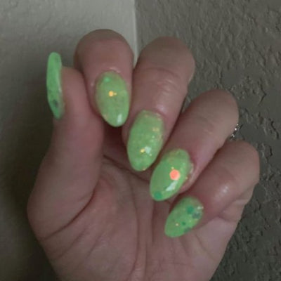FINDING FIREFLIES (Glow) (R)